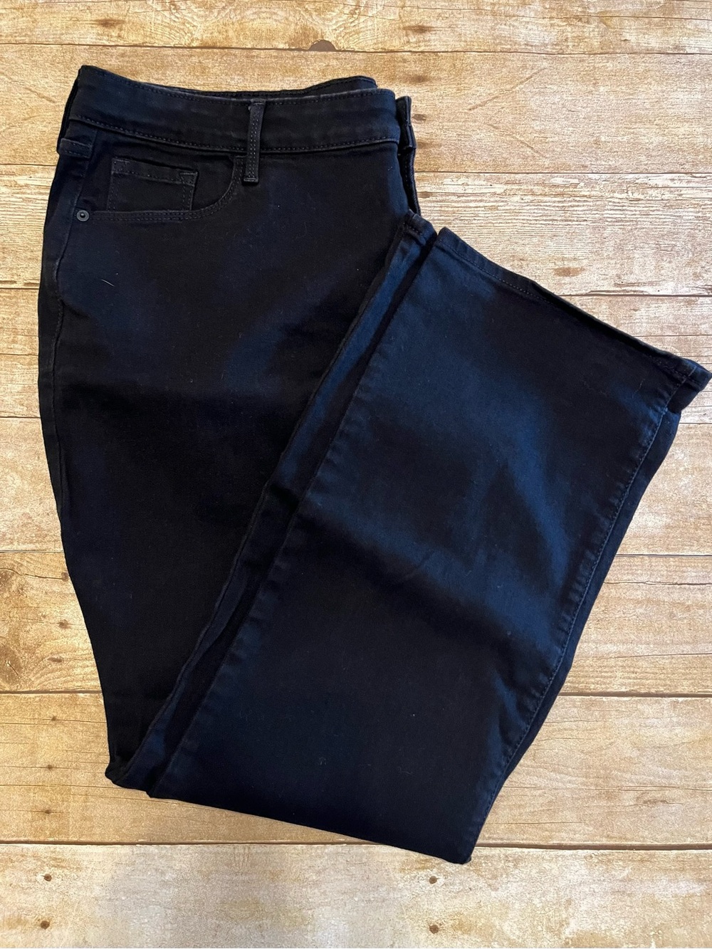 Old Navy Black Mid-Rise Kicker Boot-Cut Jeans EUC Petite Size 18 Inseam 29